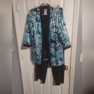 Two-piece Pant Suit With Built-in Shirt & Pants Size 16 Open Front 3/4 Sleeve.